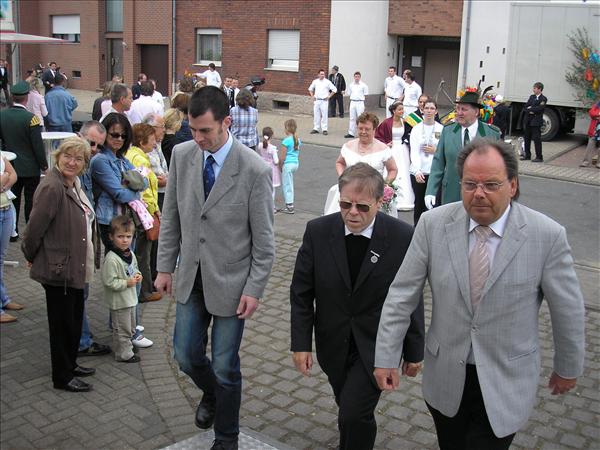 image 100