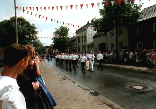 Parade2