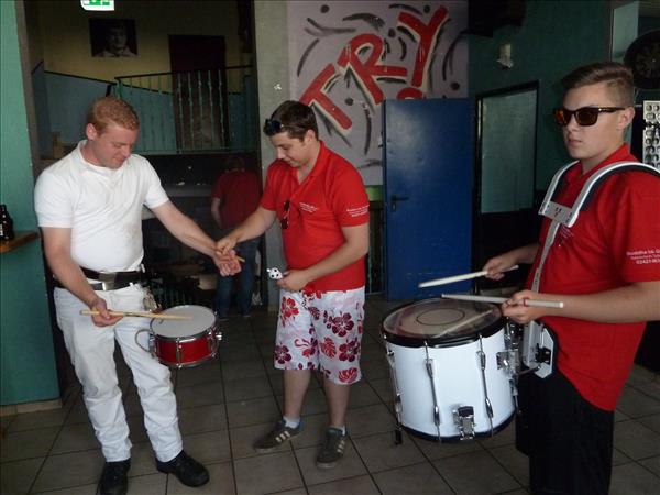 image 002