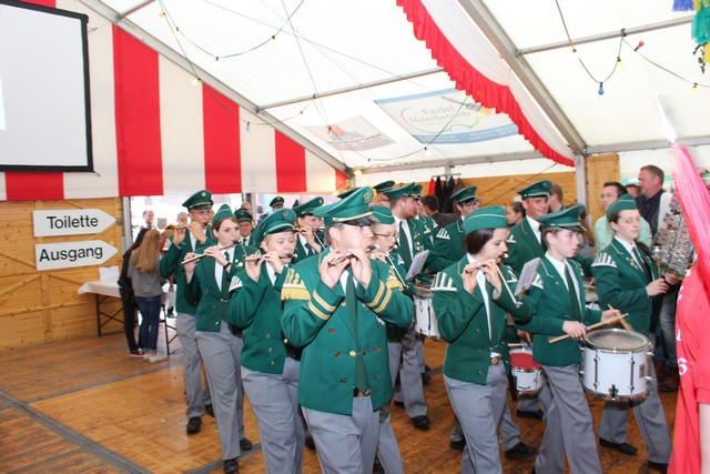 BILD 64
